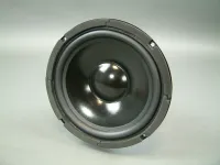 Woofer de calidad de 8" 125 vatios RMS 8 ohmios 92 dB